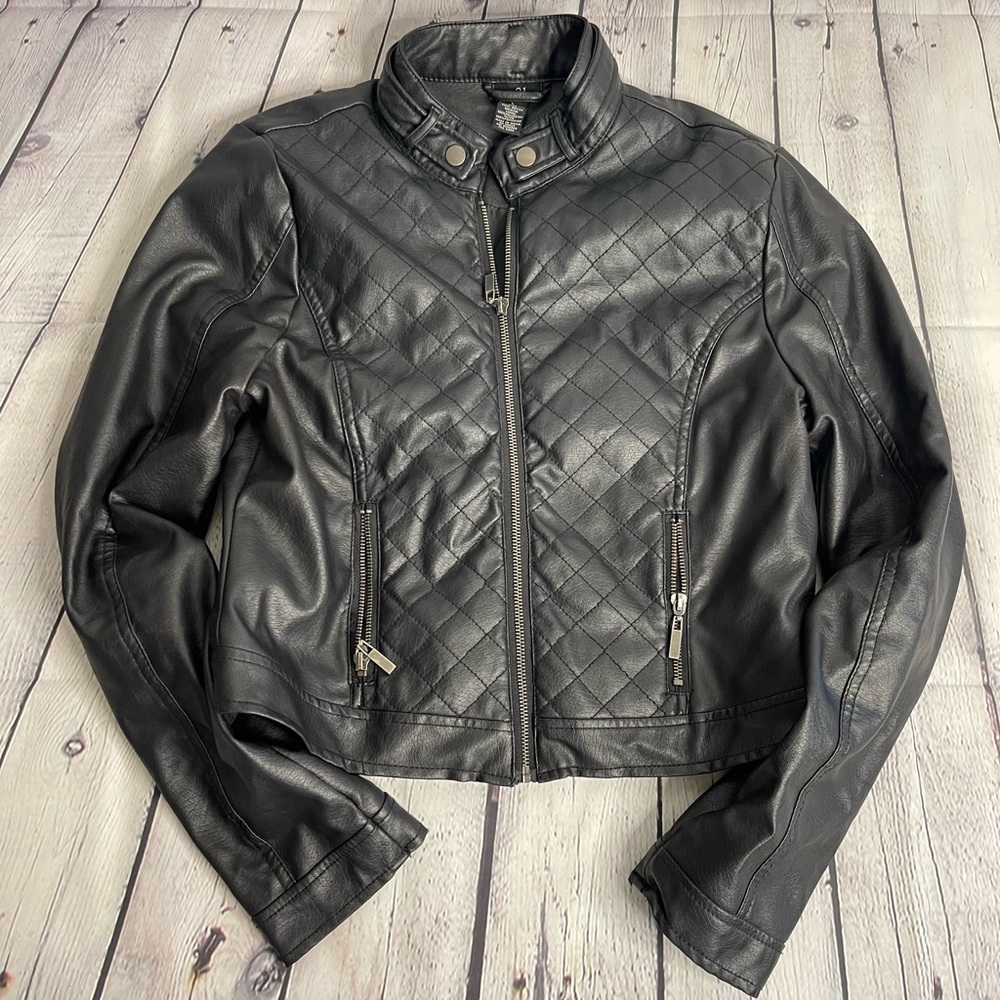 Rue 21 jacket size L